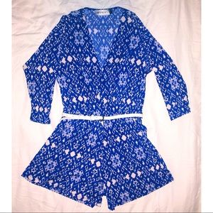 NWOT. Veronica M. Blue/Cream Print Romper. Size S
